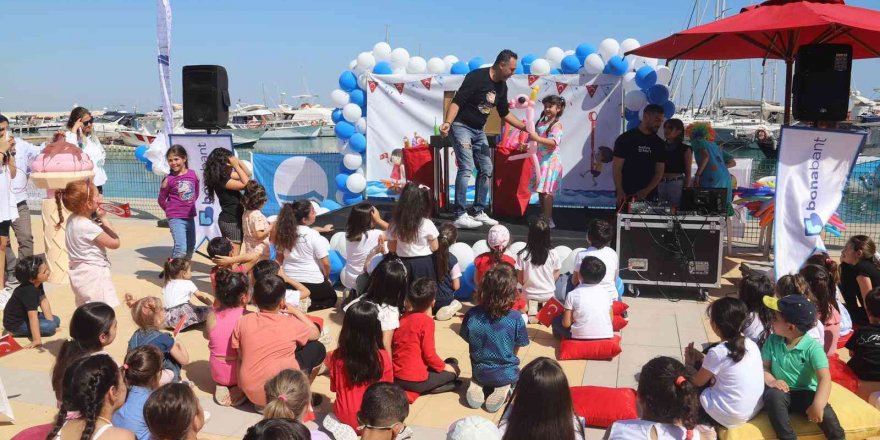 Mersin’deki ’Çocuk Şenliği’ renkli görüntülere sahne oldu