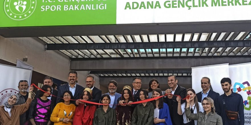 Genç fotoğrafçılar final sergisinde izleyiciyle buluştu