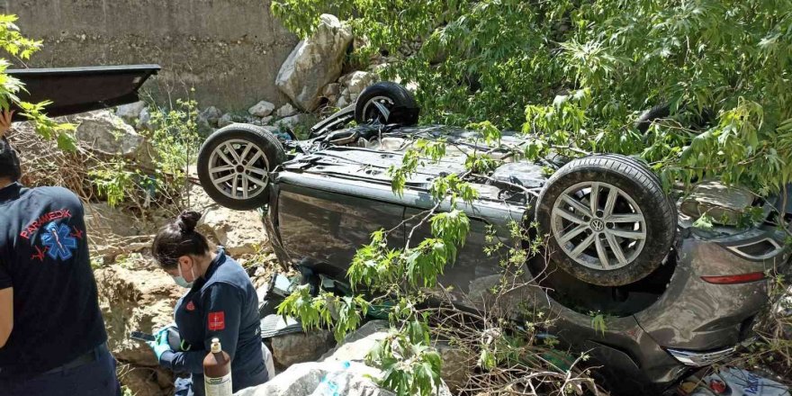 Antalya’da trafik kazası; 3 yaralı