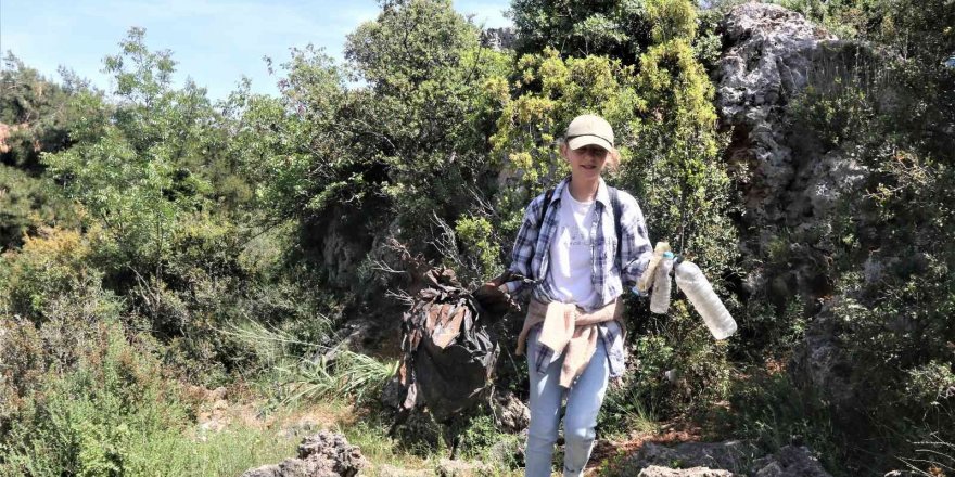 Antalya’nın ormanlarına Rus ve Ukraynalı kadınların eli değdi