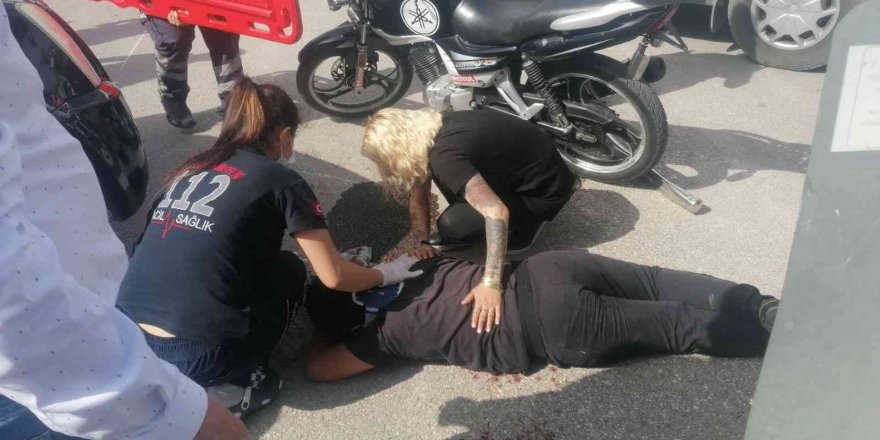 Manavgat’ta motosiklet ile kamyonet çarpıştı: 2 yaralı