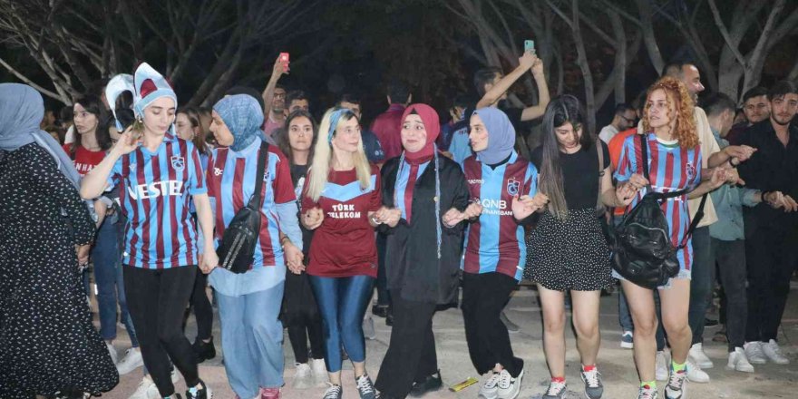 Mersin’de Trabzonspor’un şampiyonluğu coşkuyla kutlandı