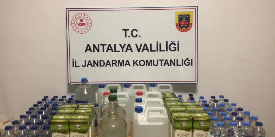 Evinde alkol üretip satan şahsa operasyon