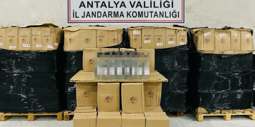 Depoya kaçak içki operasyonu: 4 bin 464 litre kaçak votka ele geçirildi