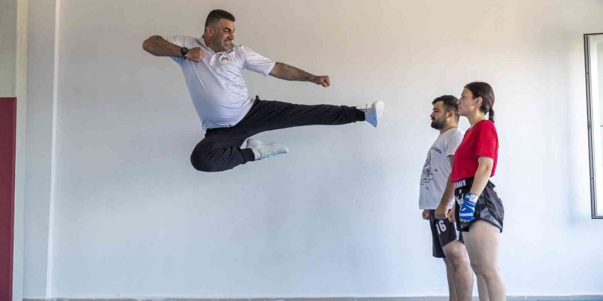 Mersin Büyükşehir Belediyesinden ücretsiz kick boks ve muaythai kursu