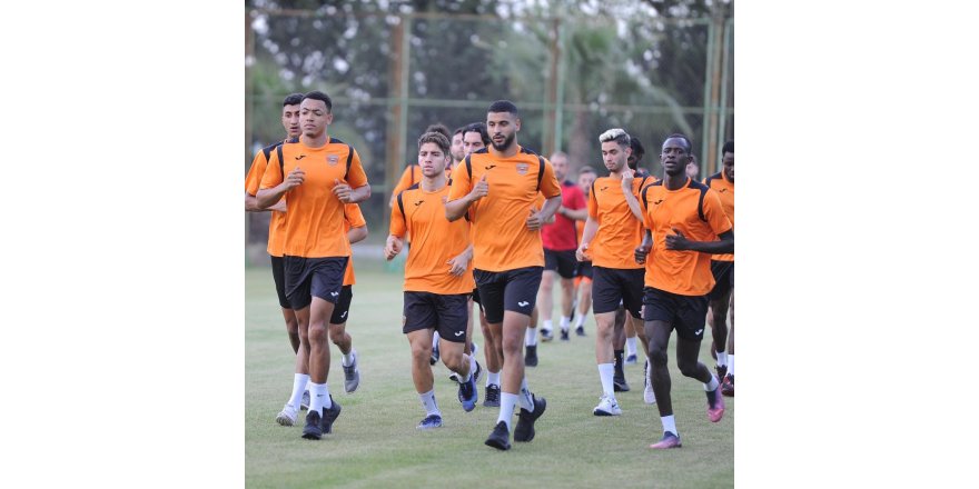 Adanaspor bayramın ikinci günü top başı yaptı