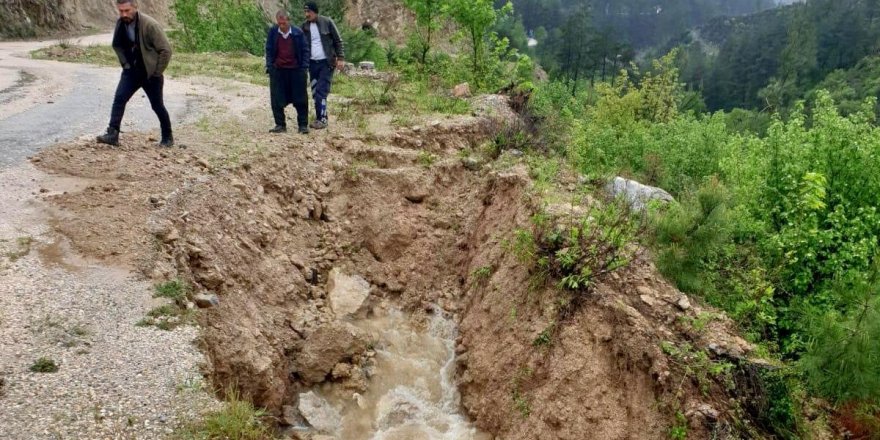 Düziçi’nde heyelan nedeniyle içme suyu boru hattı zarar gördü