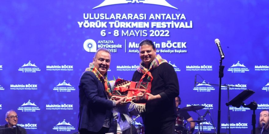 Kubat, Yörük Türkmen Festivalinde sevenleriyle buluştu