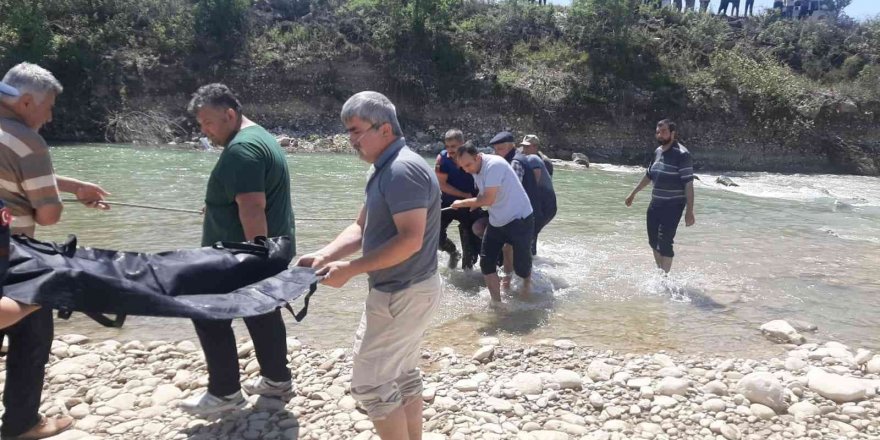 Kaybolan yaşlı adamın cesedi Savrun Çayı’nda bulundu