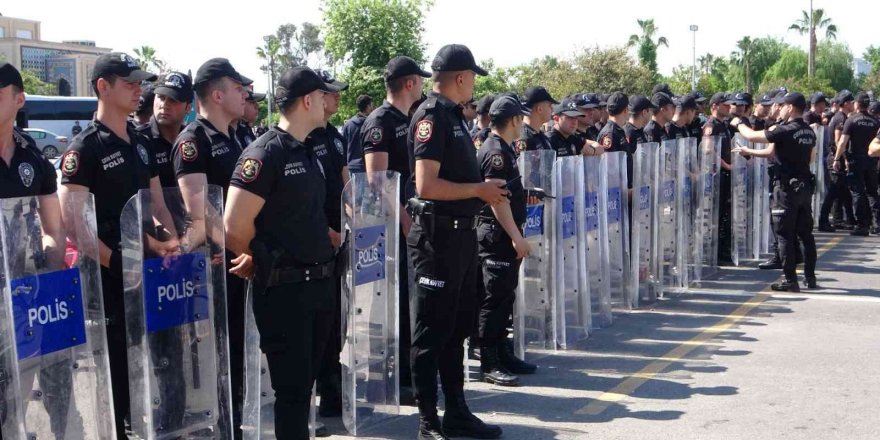 Alpaslan Kuytul, işadamı Koray Sarısaçlı’nın kaçırılması, hürriyetten tahdit, gasp, adam yaralamaya azmettirmek suçlamaları ile gözaltına alındı