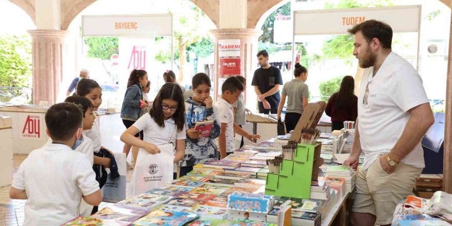 4. Alanya Uluslararası Çocuk Festivali ziyaretçilerine kapılarını açtı