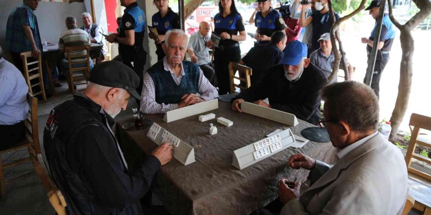 Polis iş yerlerinde boğulma bilgilendirmesi yaptı