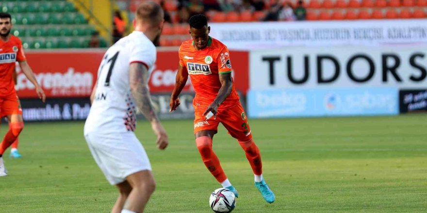 Spor Toto Süper Lig: Aytemiz Alanyaspor: 0 - Gaziantep FK: 0 (İlk yarı)