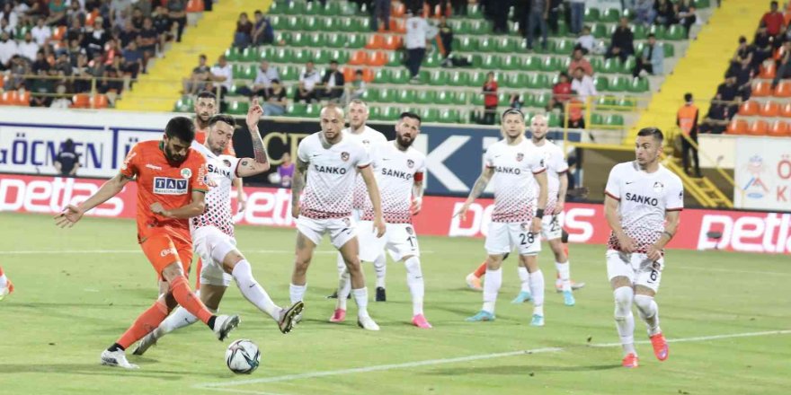 Spor Toto Süper Lig: Aytemiz Alanyaspor: 3 - Gaziantep FK: 0 (Maç sonucu)