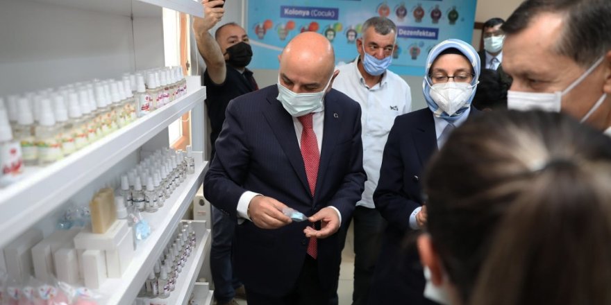 Açılışı yapılan Ar-Ge Merkezi pandemide günde 17 bin maske üretti