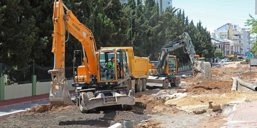 Antalya’da 50 yıllık içme suyu hattı yenileniyor