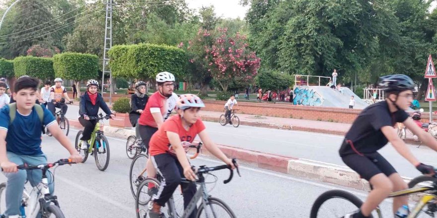 Dörtyol’daki Bisiklet Etkinliğinde 200 Kişi Pedal Çevirdi