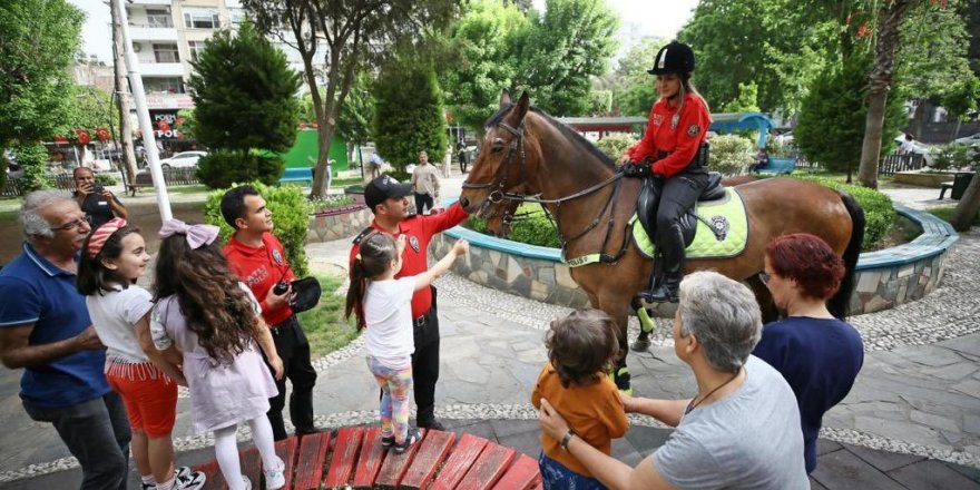 Atlı polisler vatandaşın can ve mal güvenliği için sahada