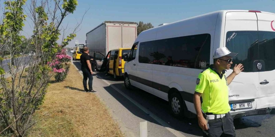 Zincirleme kazada İngiliz turist yaralandı