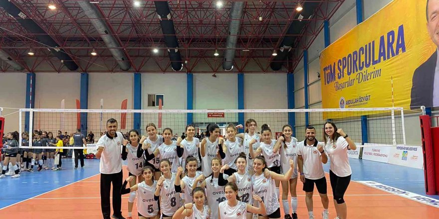 Döşemealtılı voleybolcular, Türkiye’de ilk 16 takım arasında