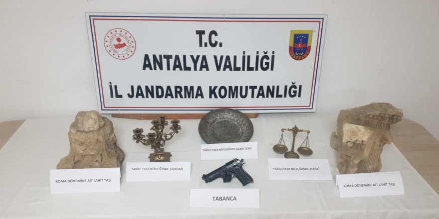 Jandarmanın yaptığı baskında evden tarih çıktı