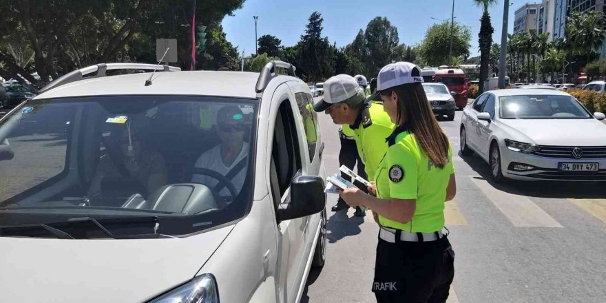 Mersin’de trafik eğitimleri sürüyor