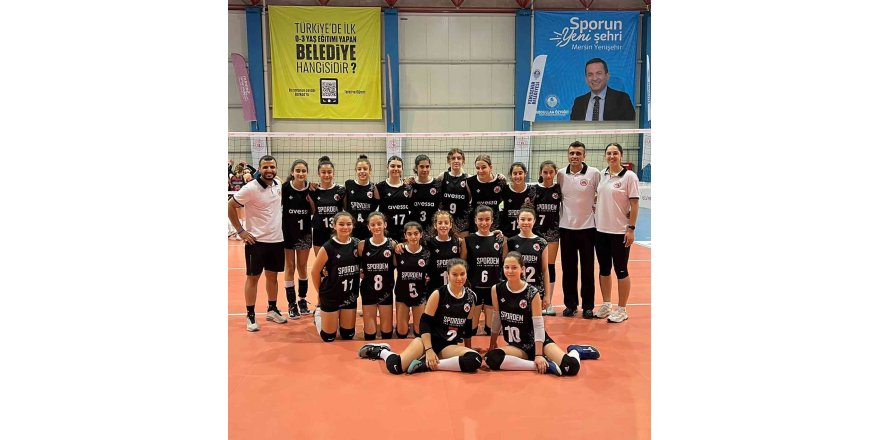 Döşemealtı Kız Voleybol Takımı yarı finalde