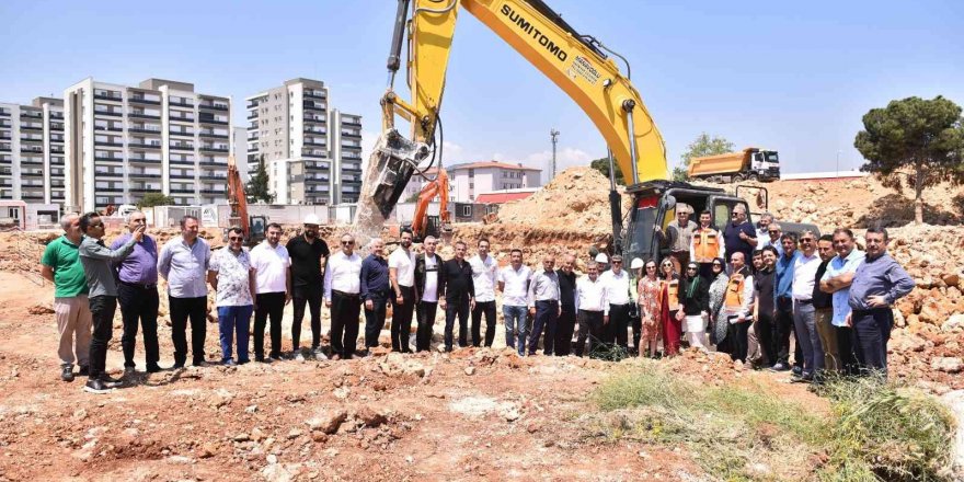 Başkan Tütüncü, Antalya’nın en büyük kütüphanesine ilk kazmayı vurdu