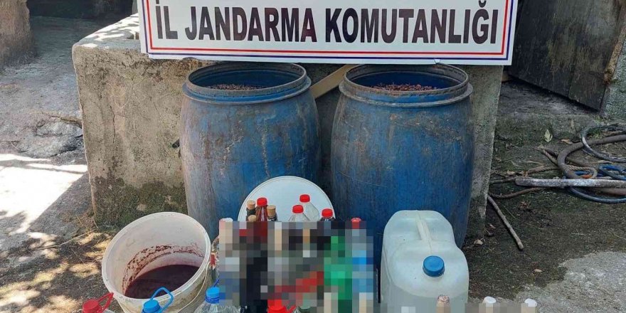 Hatay’da 260 litre kaçak içki ele geçirildi