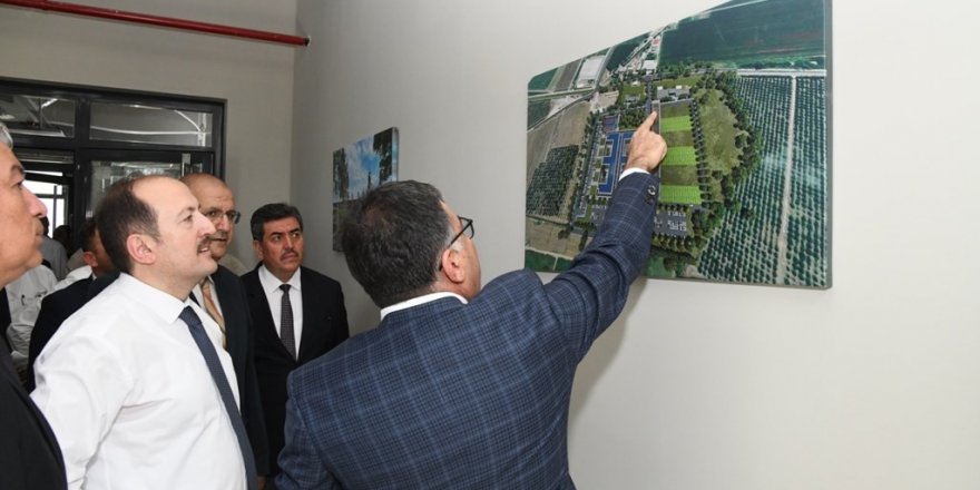 Vali Pehlivan’dan Mersin Agropark’ta inceleme