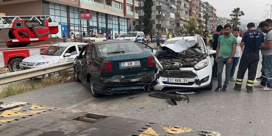 İntihar girişimini izlerken 5 araç kaza yaptı: 5 yaralı