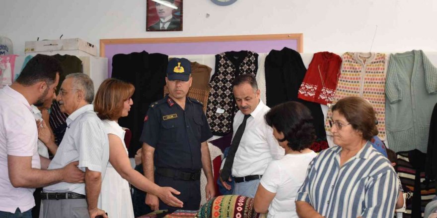 Bozyazı’da halk eğitimin sergisi yoğun ilgi gördü