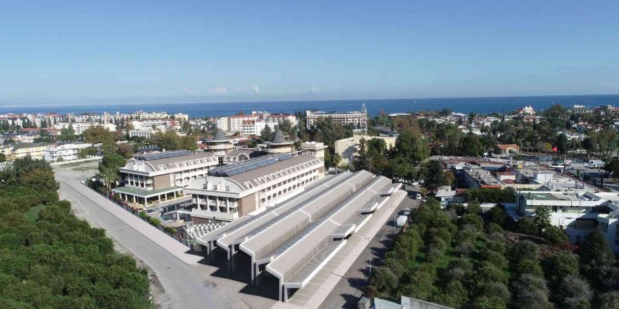 Kemer Kapalı Otopark ve Pazar Alanı Projesi’nde sona doğru