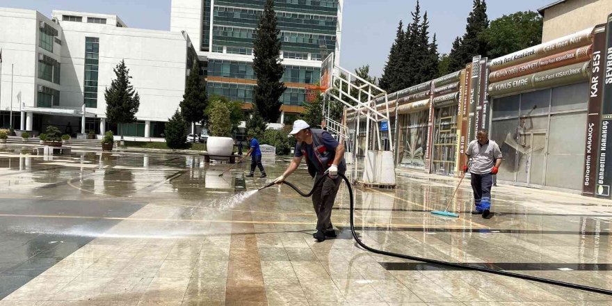 Büyükşehir’den toz taşınımına müdahale