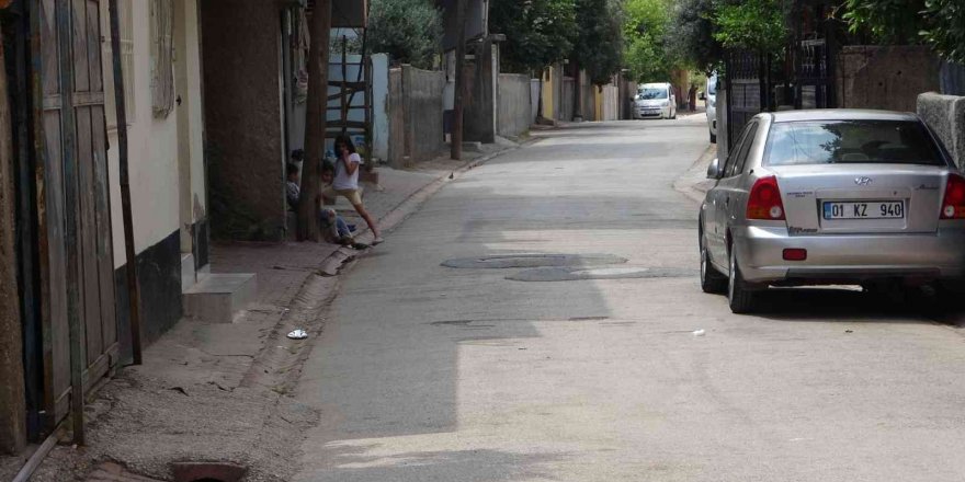 İnternet kablosunu çalan şüphelileri arabayla kovaladı