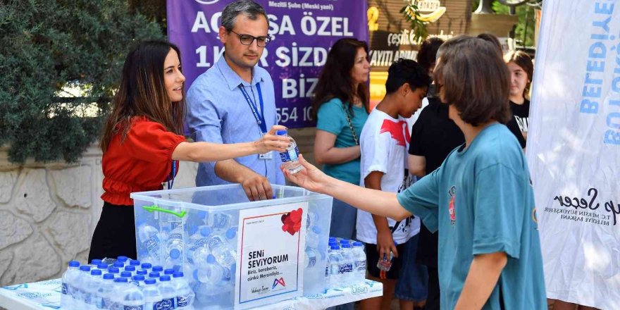 Belediyeden LGS’ye giren öğrenci ve velilere su ikramı