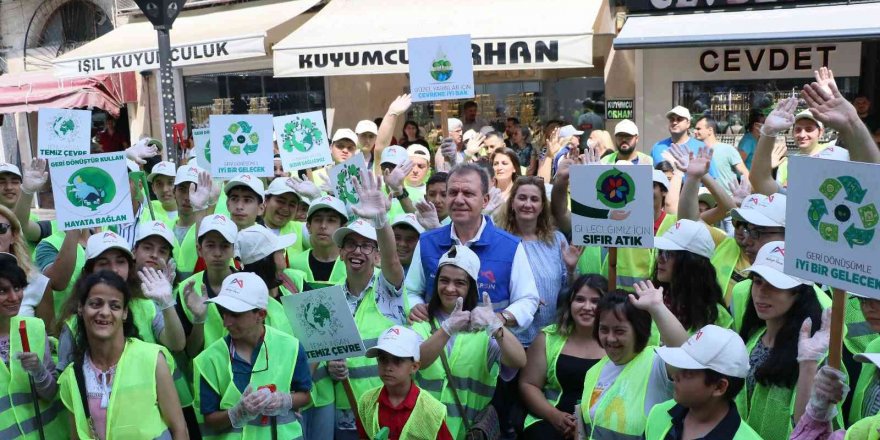 Özel çocuklardan çevre temizliği