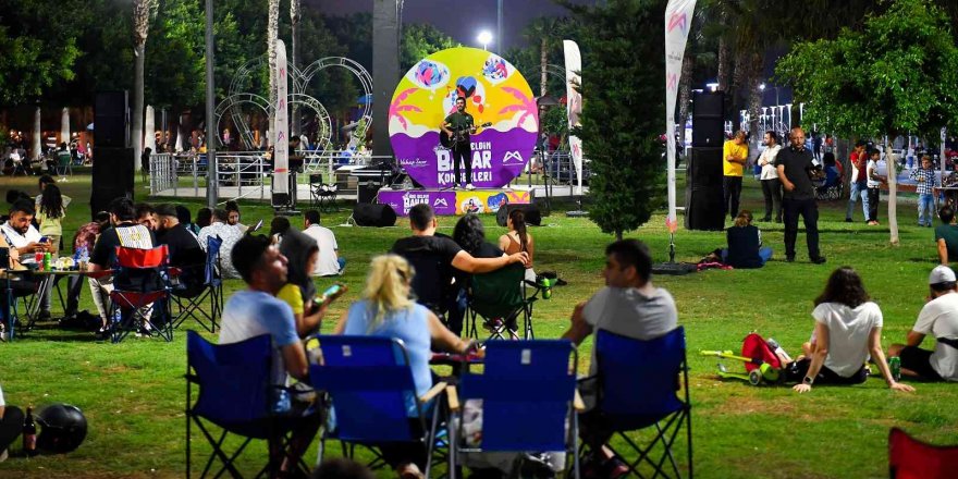 Mersin’de yaz akşamlarının keyfi akustik konserlerde çıkıyor