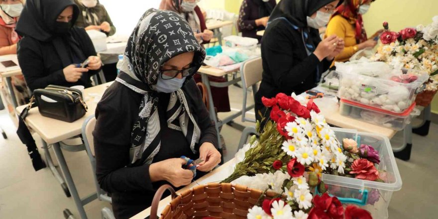 Alanya’da el sanatları kursları yıl sonu sergileri başlıyor