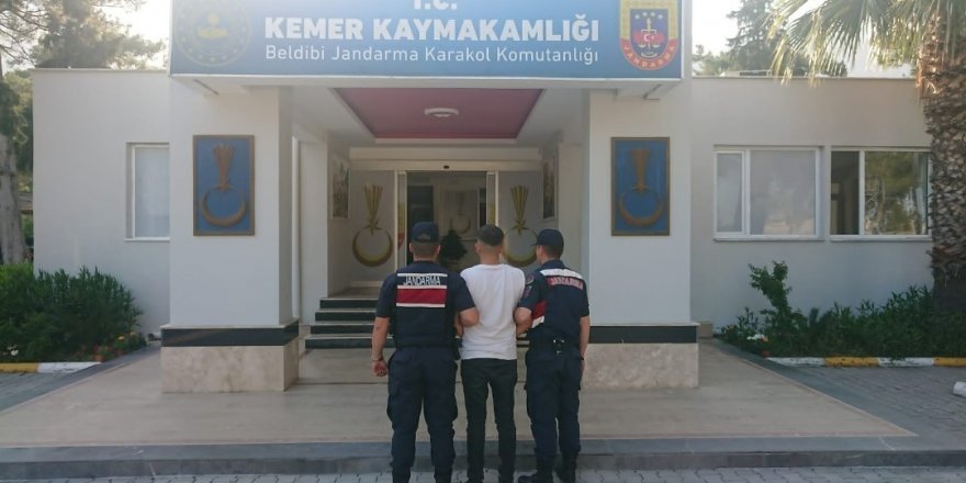 Çeşitli suçlardan 12 yıl hapis cezası bulunan firarı yakalandı