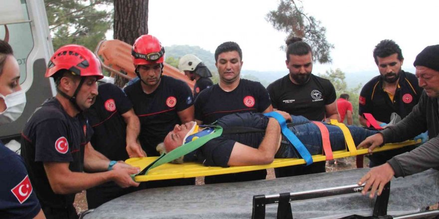 Antalya’da kayalık alana düşen şahsı kurtarma seferberliği