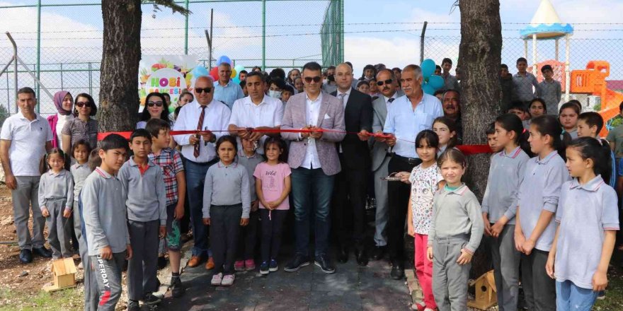 Silifke’de okullara kütüphane ve hobi bahçesi yapılıyor