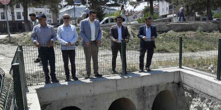 Ak Parti, 1 Kişinin Öldüğü Sel Baskınıyla İlgili Burdur Belediyesi Hakkında Suç Duyurusunda Bulunacak