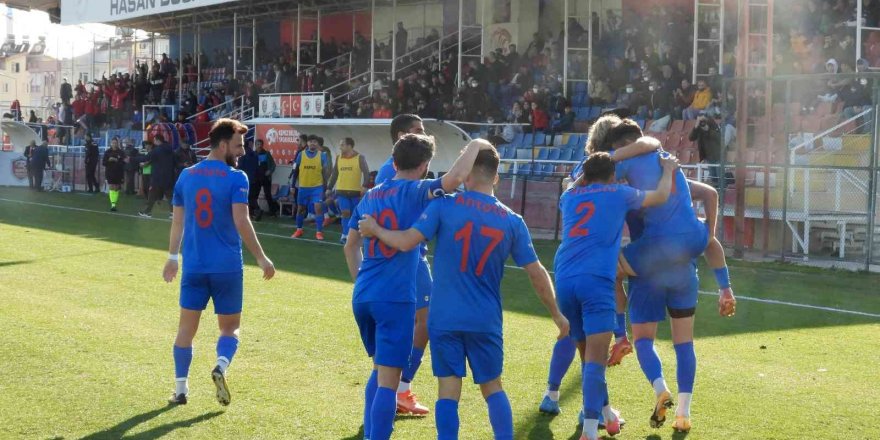 Hasan Doğan Stadı 3’üncü Lig’e hazırlanıyor