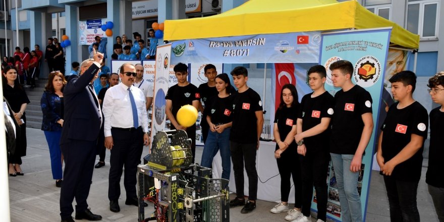 Vali Pahlivan, Özel Şişecam Mesleki ve Teknik Anadolu Lisesi’nde incelemelerde bulundu