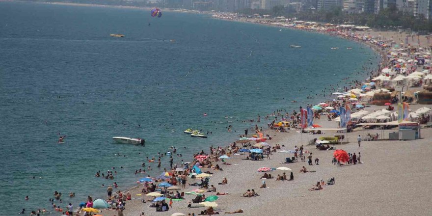 Antalya’ya havayoluyla gelen turist sayısı 3 milyonu geçti