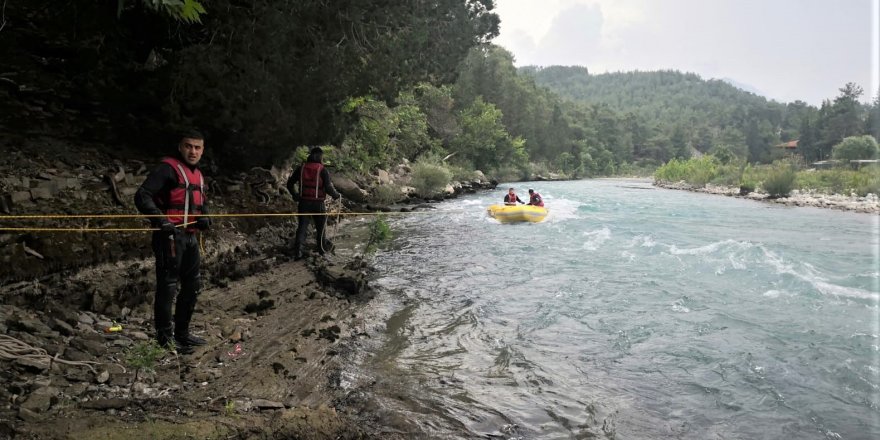 Köprülü Kanyon’da da akıntıya kapılan Asyalı genç için aramalar durmaksızın devam ediyor