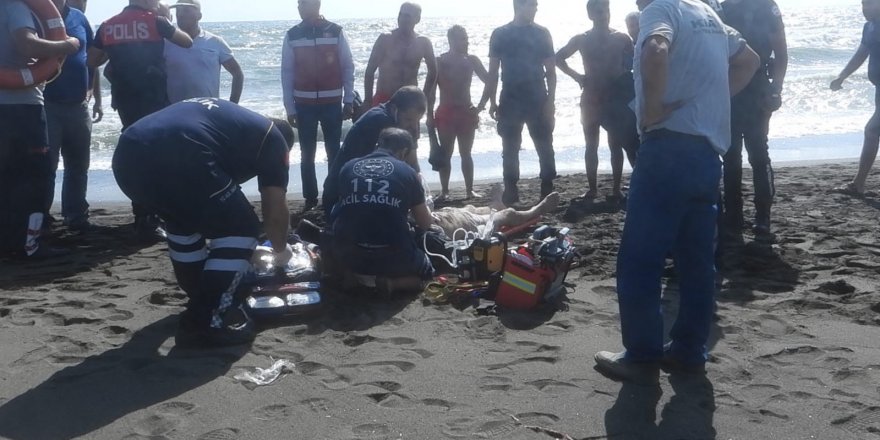 Torununu kurtarmak için denize atladı, rip akıntısında boğuldu