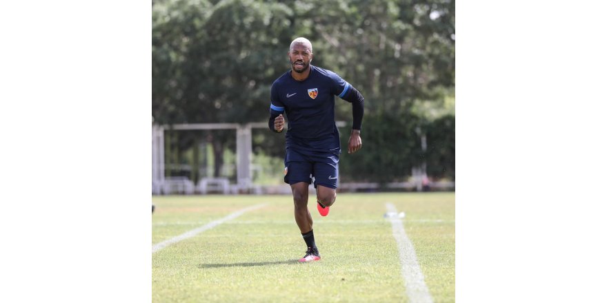 Manuel Fernandes tedavi için ülkesine gitti
