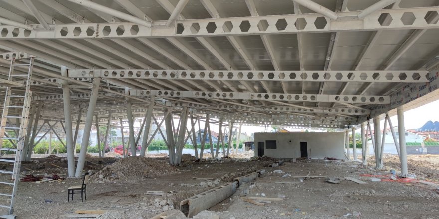 Arslanbucak kapalı pazar yerinde sona gelindi